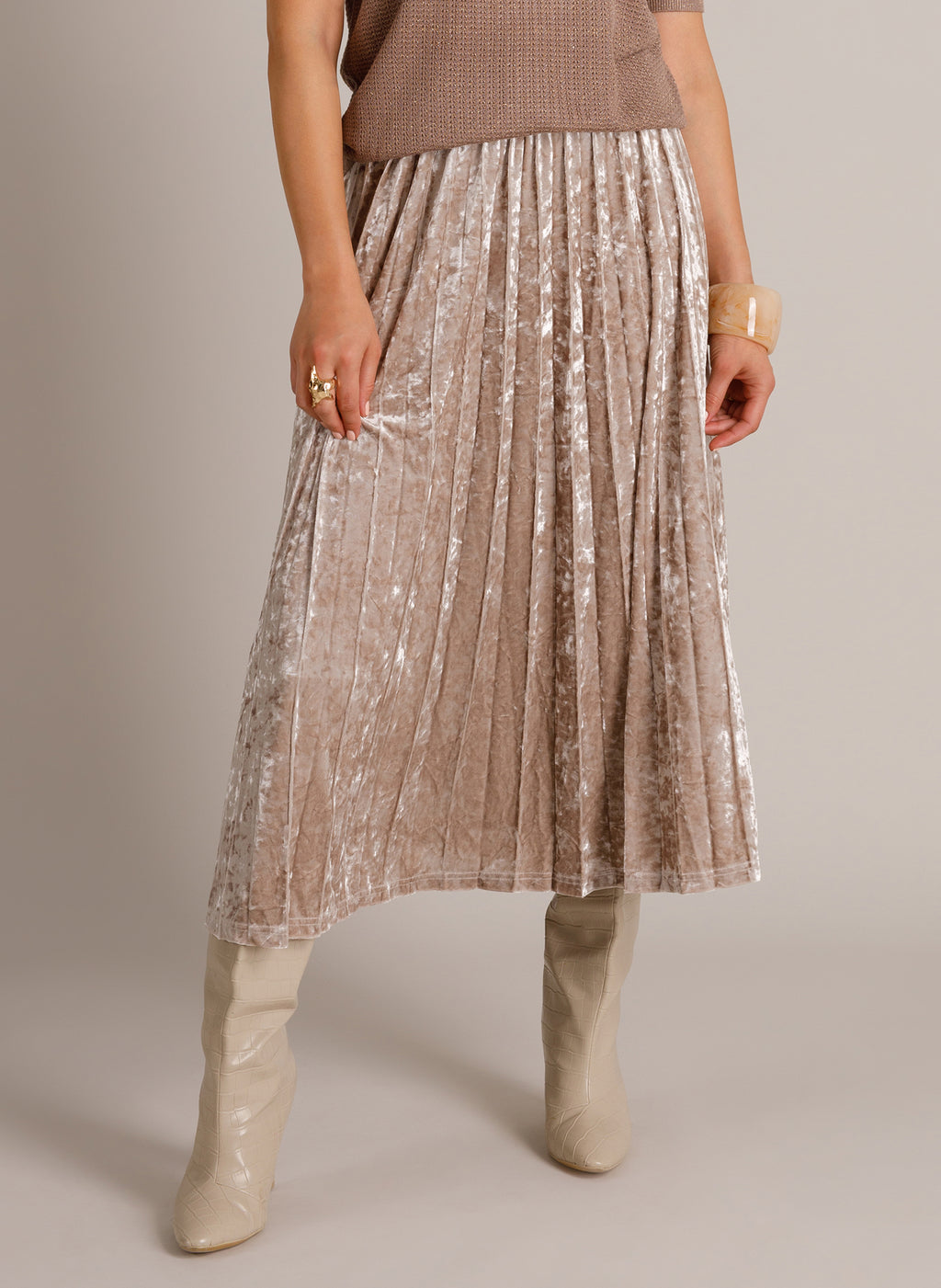 Yest Wermina Pleated Velvet Midi Skirt