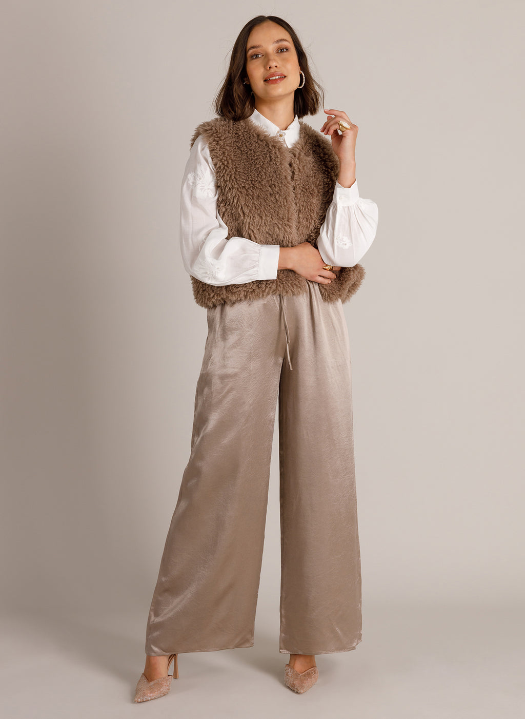 Yest Wilasia Faux Fur Textured Gilet - Taupe