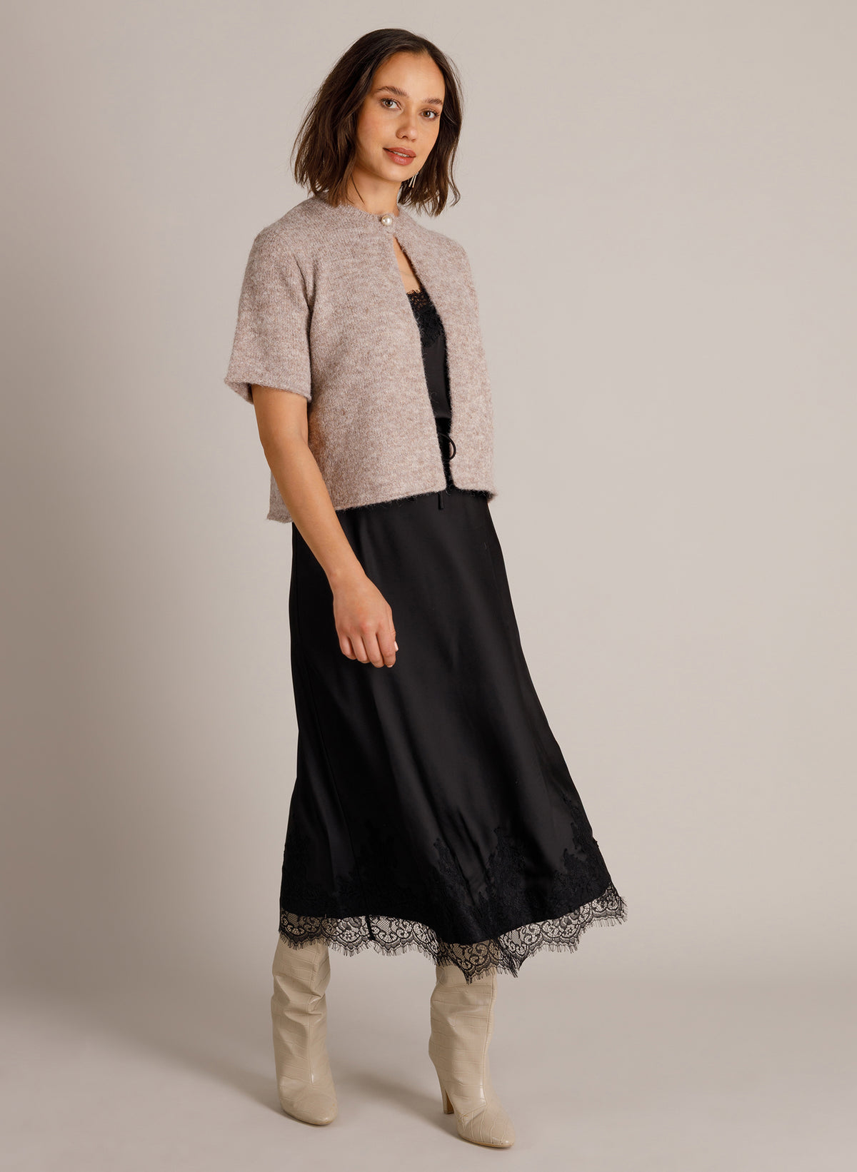 Yest Wenda Pearl Button Short Sleeve Cardigan