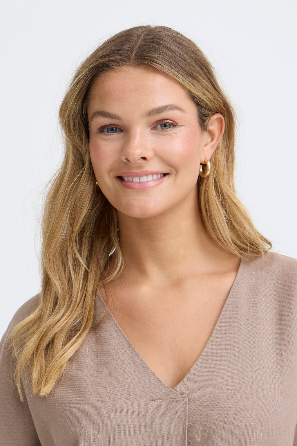 Fransa Jett V-Neck Soft Linen Blend Blouse