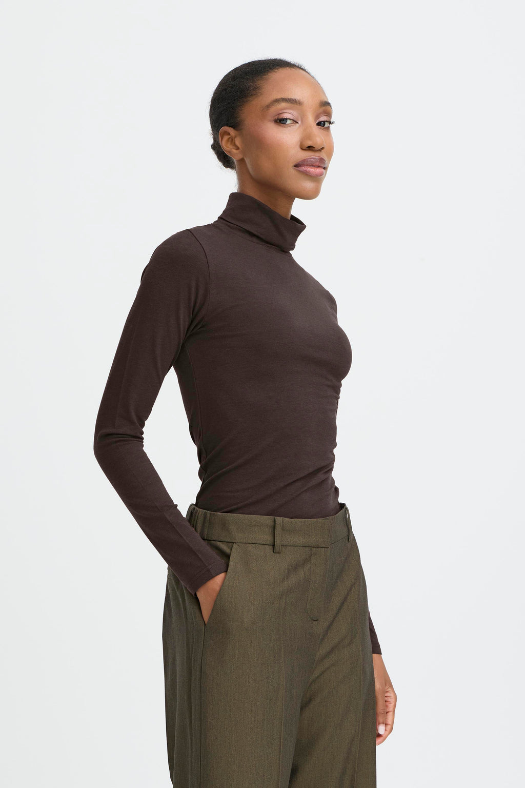 B.Young Pamila Roll Neck Top – Chocolate