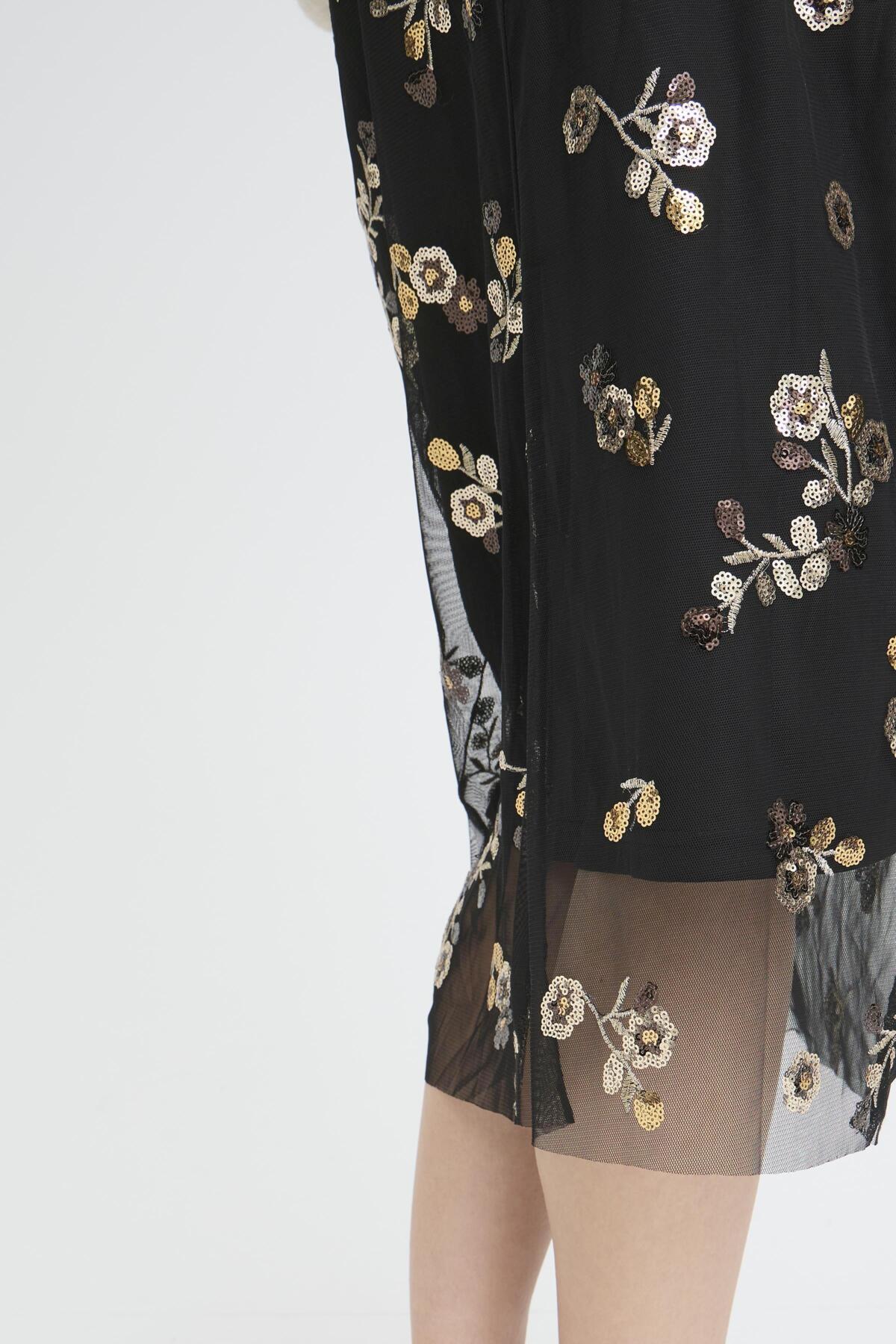 B.Young Renaz Floral Pencil Skirt