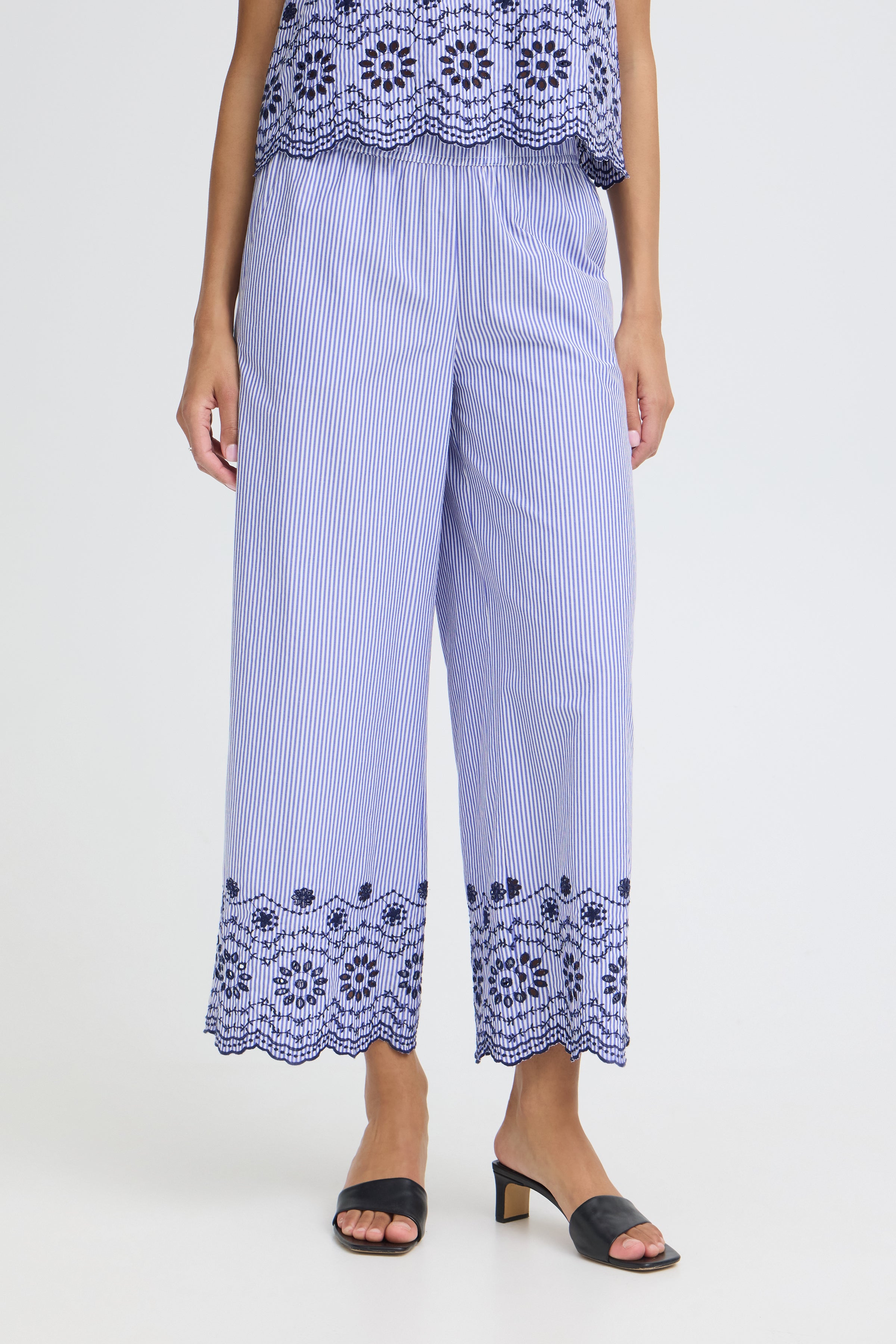 B.Young Inzi Floral Stripe Embroidered Pants