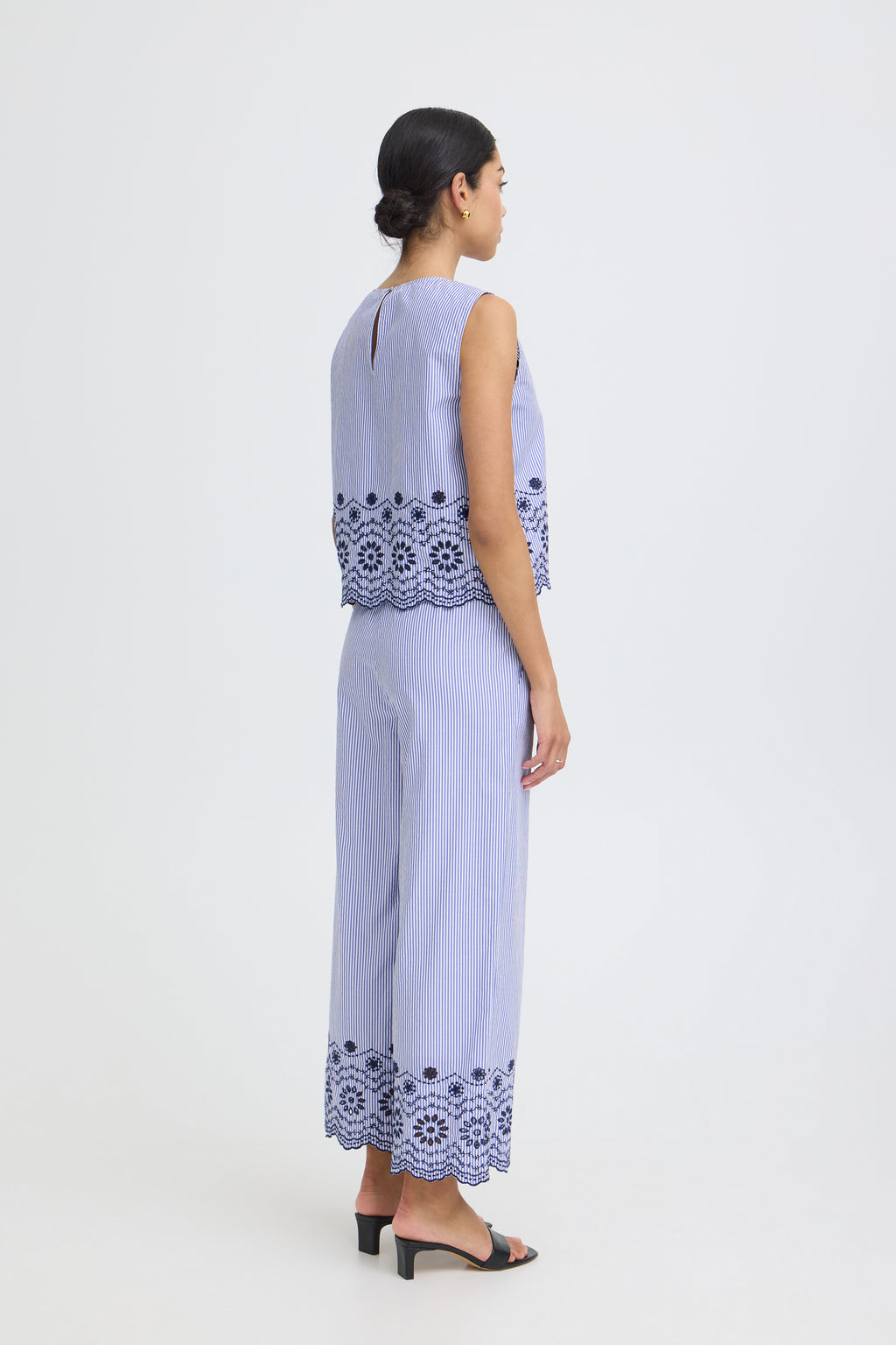 B.Young Inzi Floral Stripe Embroidered Pants