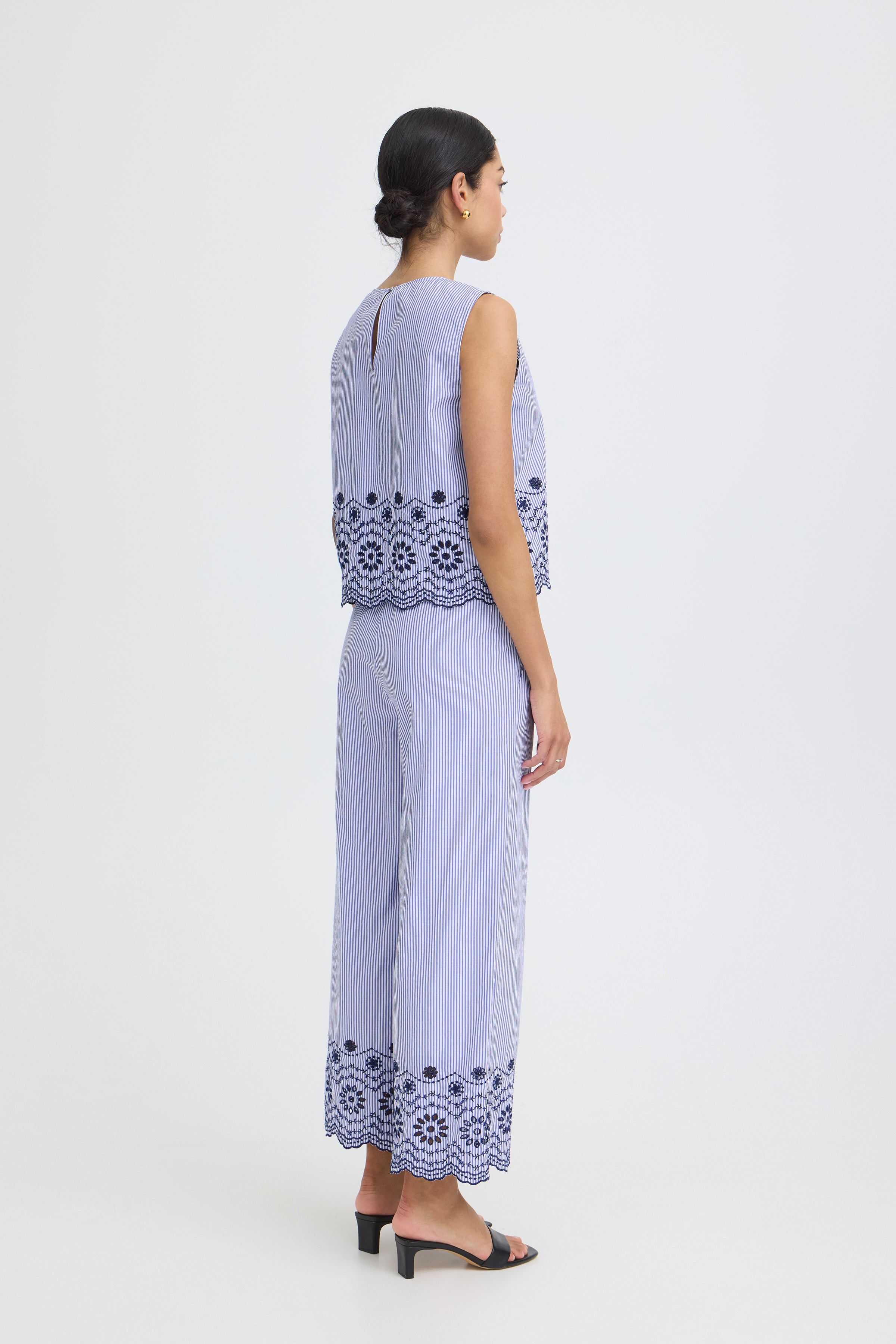 B.Young Inzi Floral Stripe Embroidered Pants