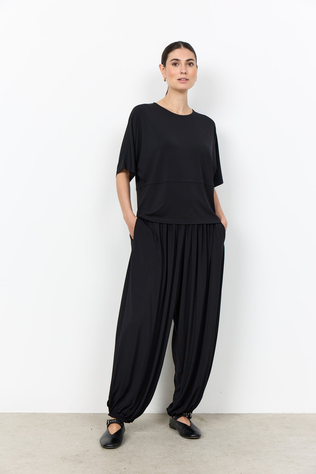 Soyaconcept Glenna Fluid Slouchy T-shirt - Black