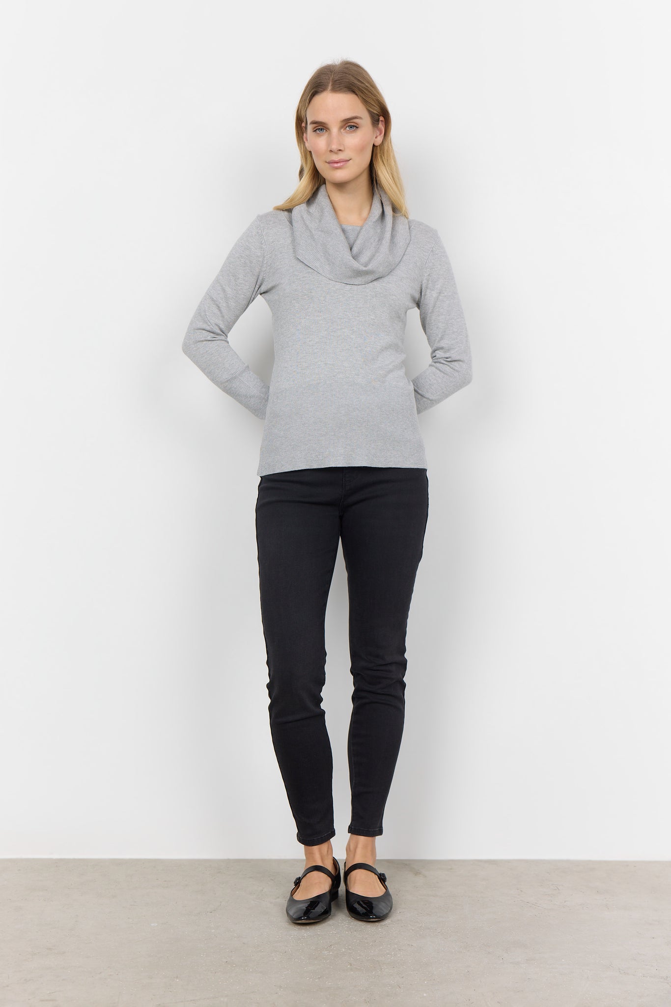 Soyaconcept Dollie Cowl Neck