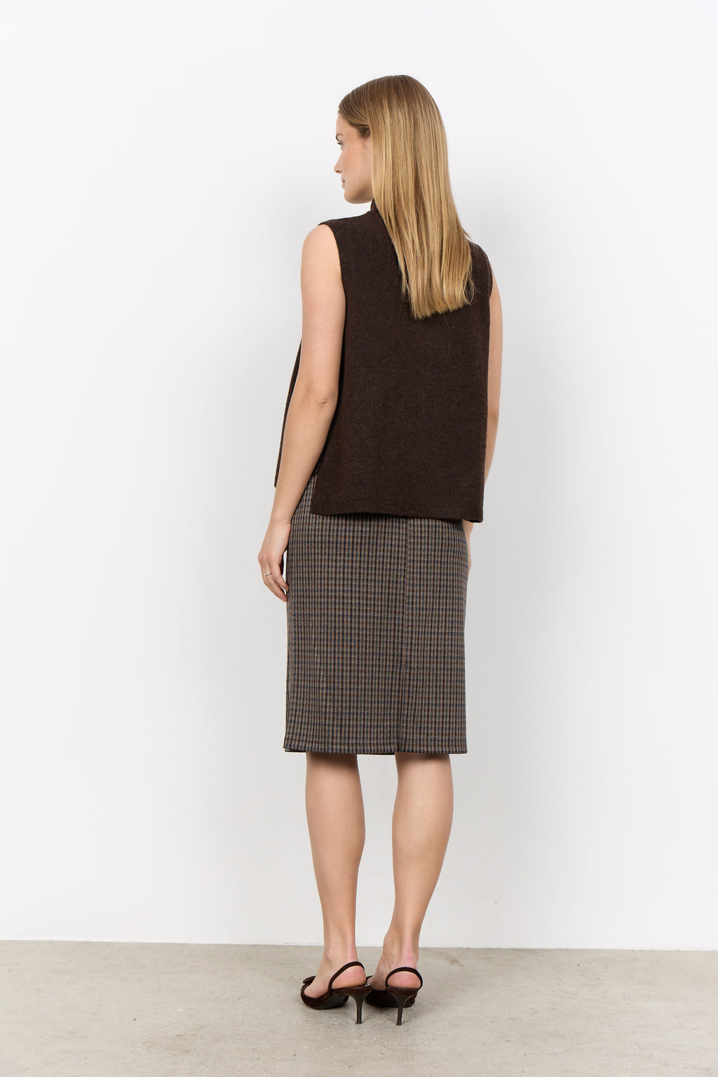 Soyaconcept Orlean Tie Side High Neck Vest - Chocolate