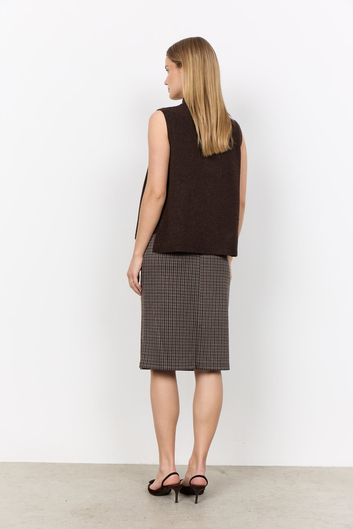 Soyaconcept Orlean Tie Side High Neck Vest - Chocolate
