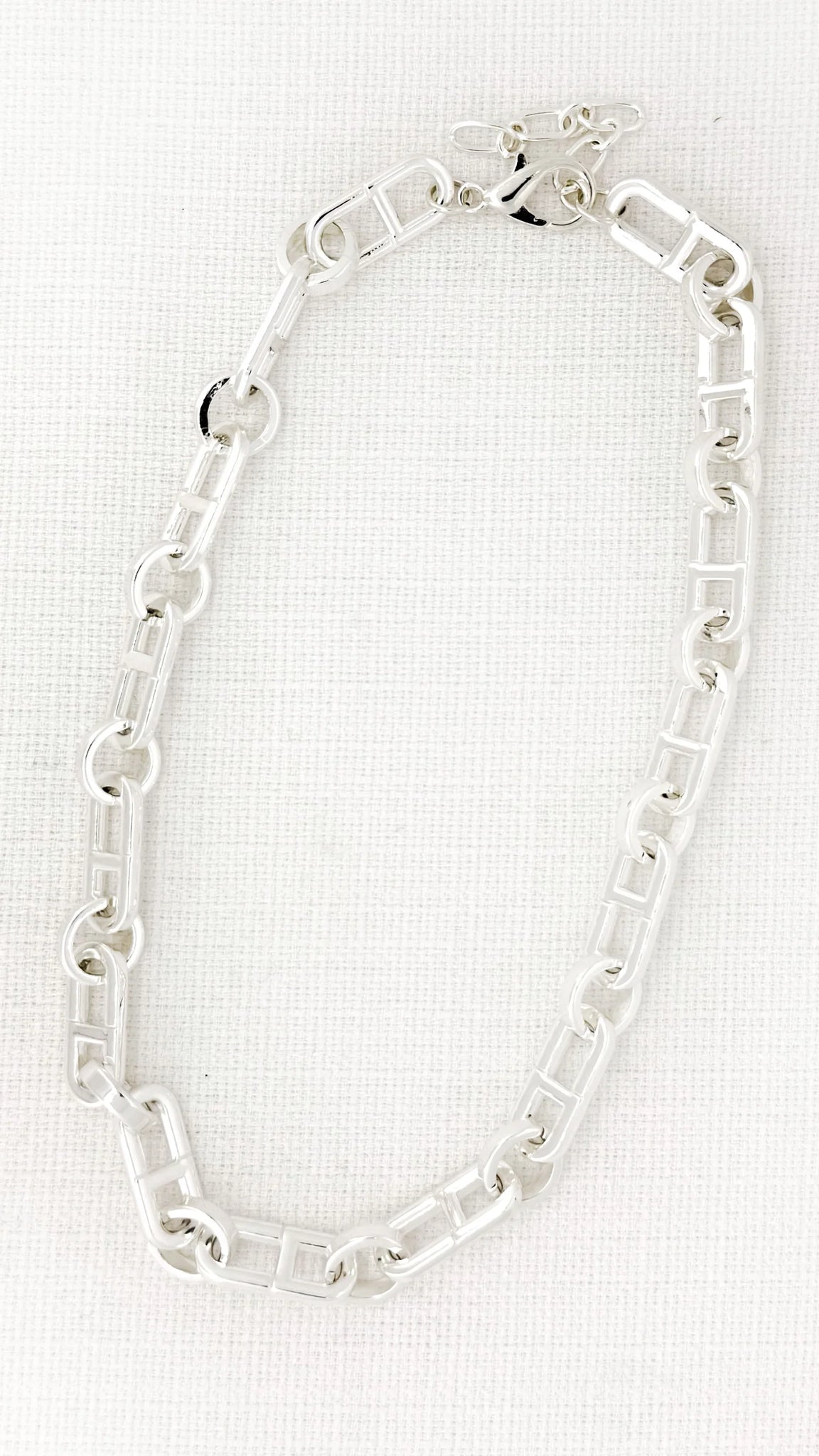 Envy Short Chunky Chain Link Necklace