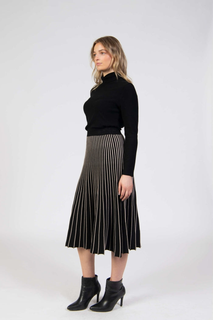 Jessica Graaf Contrast Pleated A-Line Midi Skirt