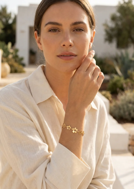 Envy Daisy T-Bar Cut Out Bracelet - Gold