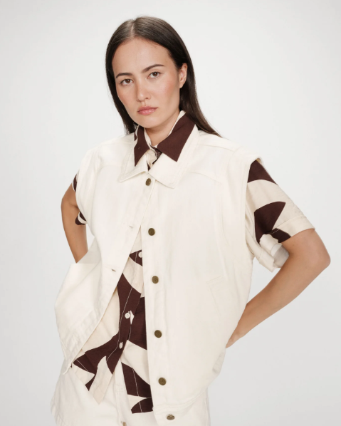 Grace & Mila Veil Graphic Print Short Sleeve Shirt